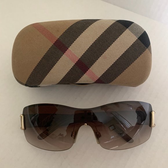 Burberry Accessories - Burberry Sunglasses and Clamshell Case
